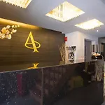 מלון Aion Luxury