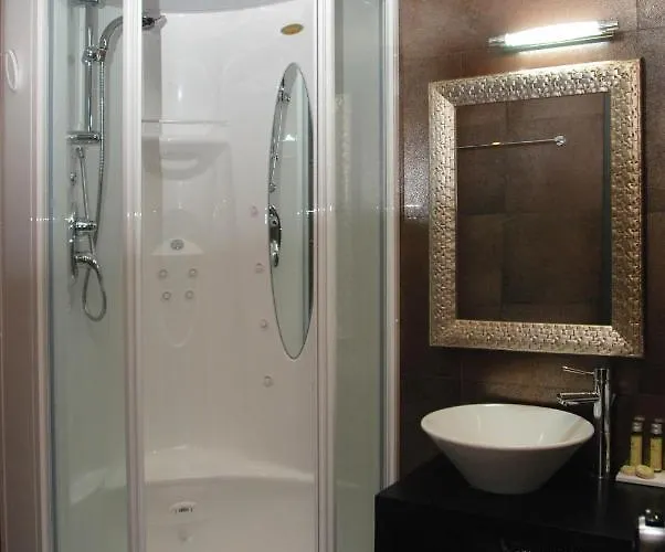 Aion Luxury Hotell